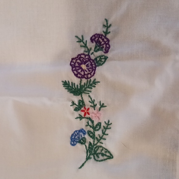 TABLECLOTH Handmade Hand EMBROIDERED 41x42" blue green purple pink red Grandma c - Picture 6 of 7